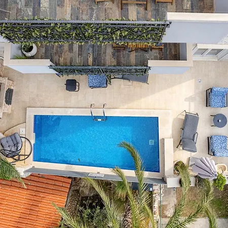 Capitis In The Center- Luxury With Swimming Pool Apartment Hvar Town