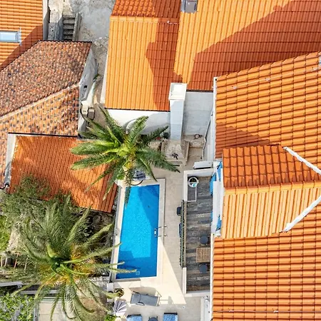 Apartment Capitis In The Center- Luxury With Swimming Pool
