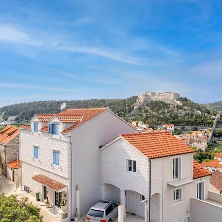 Apartment Capitis In The Center- Luxury With Swimming Pool