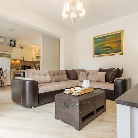 Apartment Capitis In The Center- Luxury With Swimming Pool Hvar Town