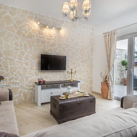 Capitis In The Center- Luxury With Swimming Pool * Hvar Town