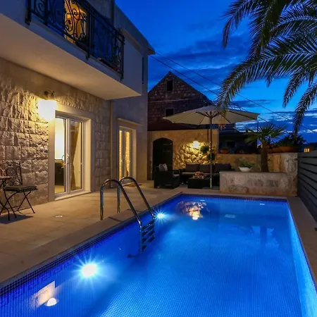 Capitis In The Center- Luxury With Swimming Pool *