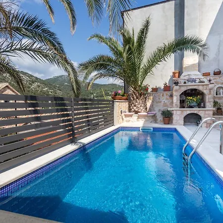 Capitis In The Center- Luxury With Swimming Pool Hvar Town