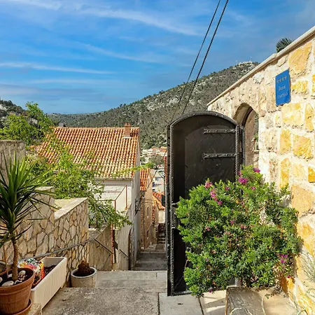 Luxury Escape With Private Pool *