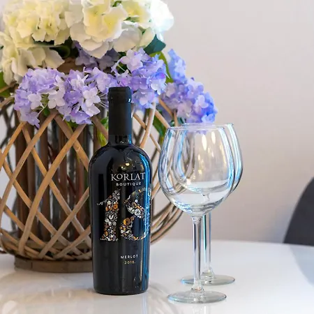 Luxury Escape With Private Pool *