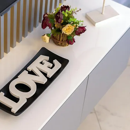 Luxury Escape With Private Pool フヴァル