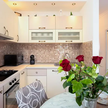 Villa Capitis In The Centre- Luxury Apartment With Swimming Pool